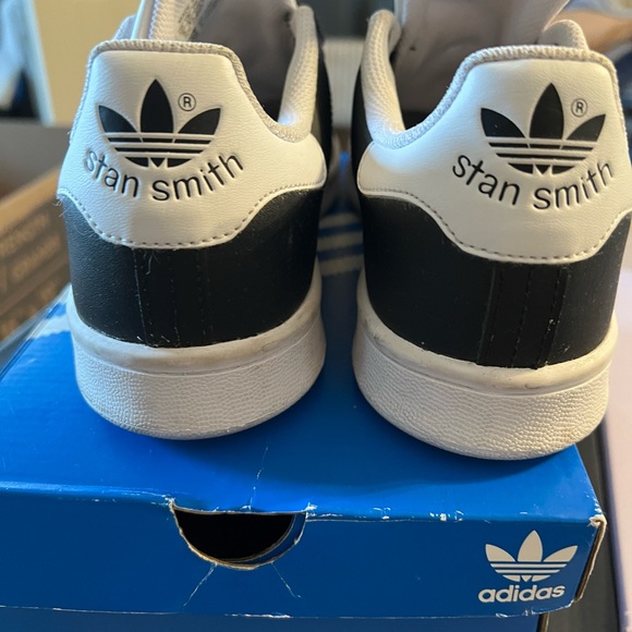 Adidas - Picture 2 of 9